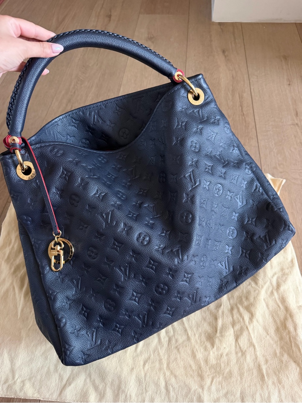 Louis Vuitton Navy Blue Artsy MM Leather Bag
